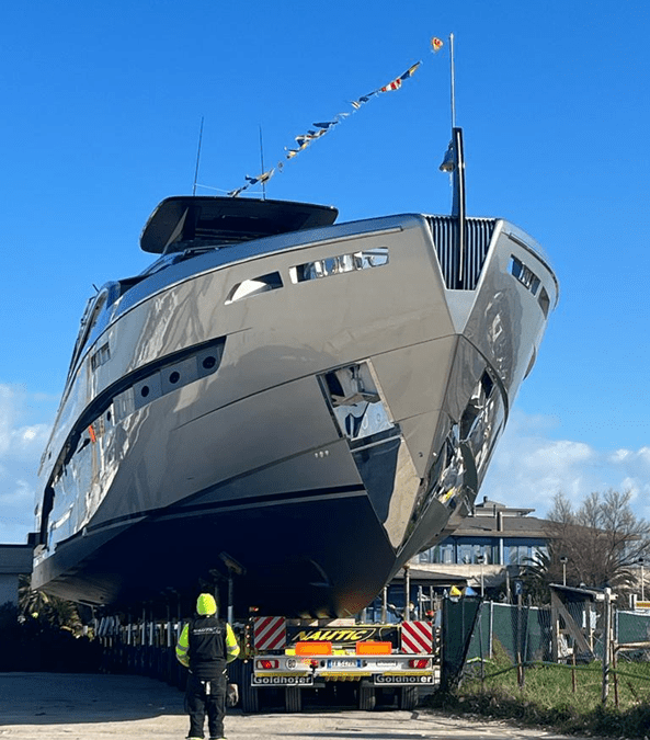 Eerste Pershing uit de nieuwe GTX-serie te water gelaten