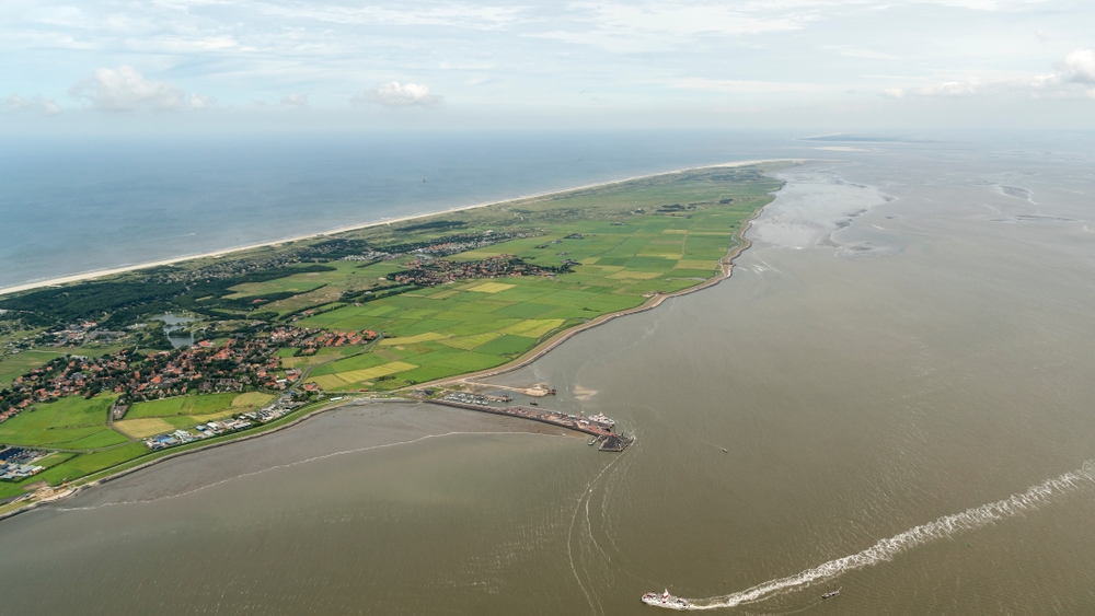 Rederij veerboot Ameland vraagt Den Haag om hulp