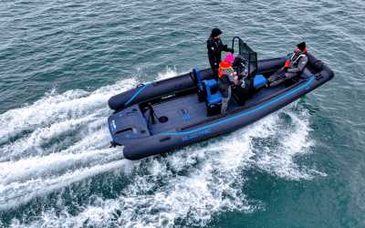 Energyboats neemt eerste productiemodel Pulse 63 in ontvangst