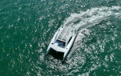 Eerste catamaran uitgerust met MOLABO Aries 50-systeem