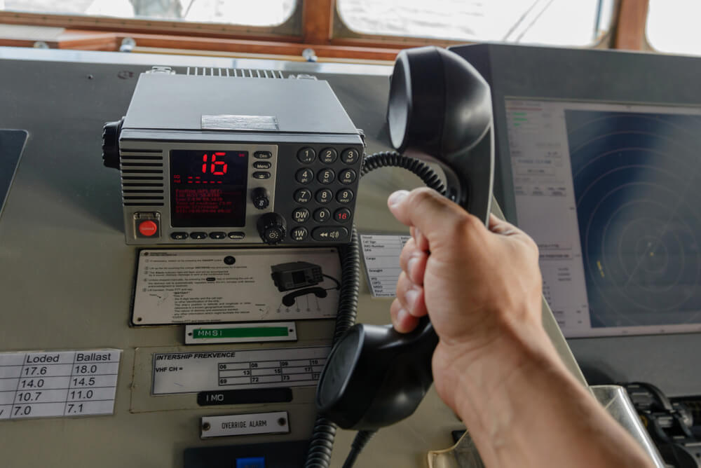Schipper beboet wegens verkeerd gebruik marifoon