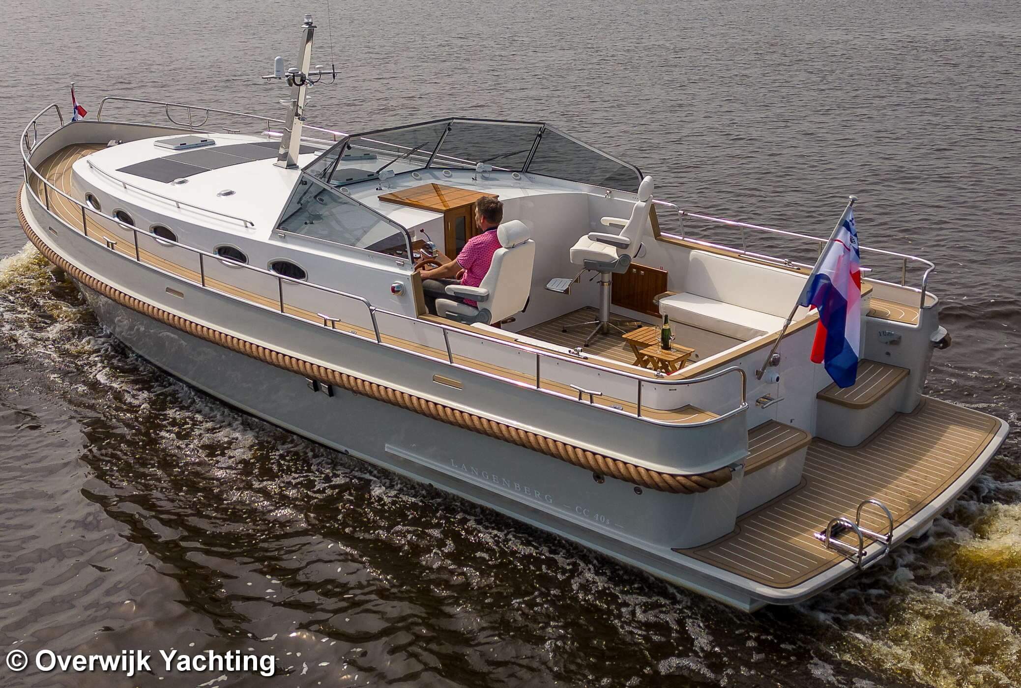 overwijk-yachting-levert-langenberg-cabin-cruiser-40-op