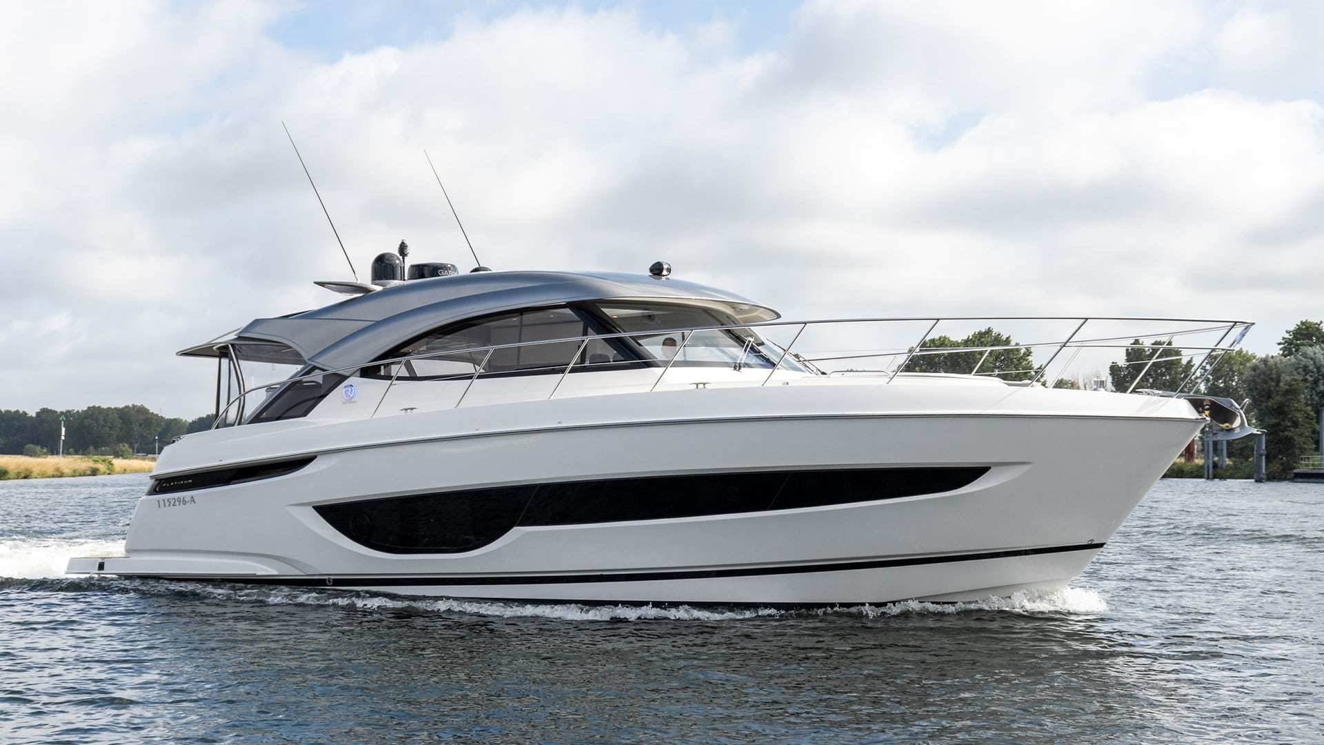 bestboats-levert-eerste-riviera-4600-sy-platinum-edition-af