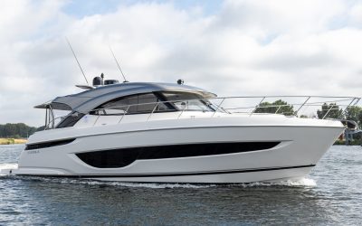 Bestboats levert eerste Riviera 4600 SY Platinum Edition af