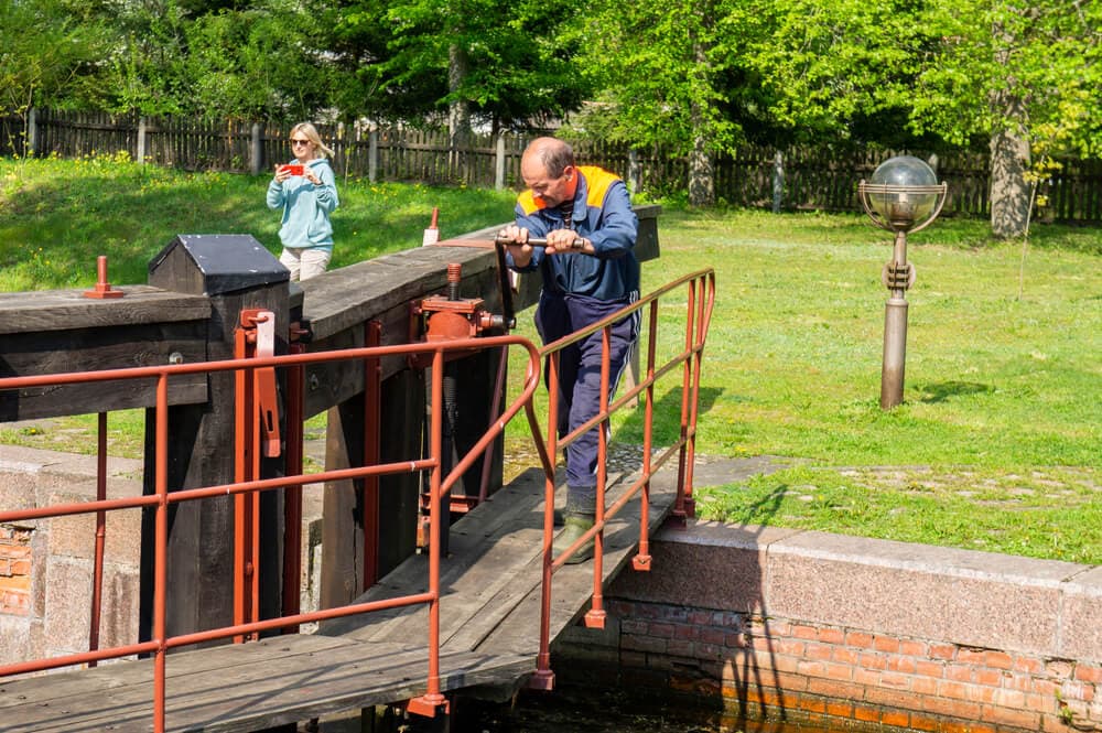 Vaartsluis tijdelijk dicht door storing