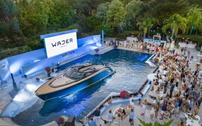Wajer 44 onthult in hotelzwembad