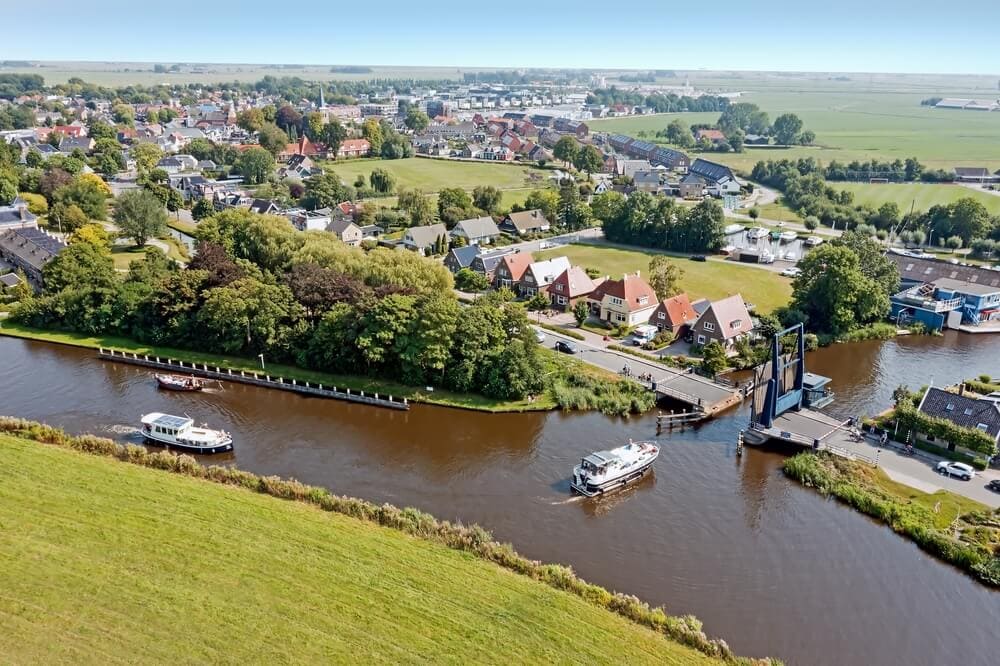 brug-akkrum-nog-voor-bouwvak-in-gebruik