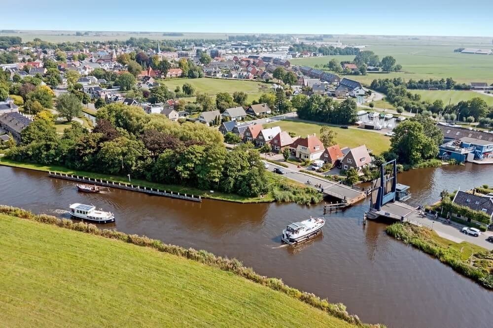 Brug Akkrum nog voor bouwvak in gebruik