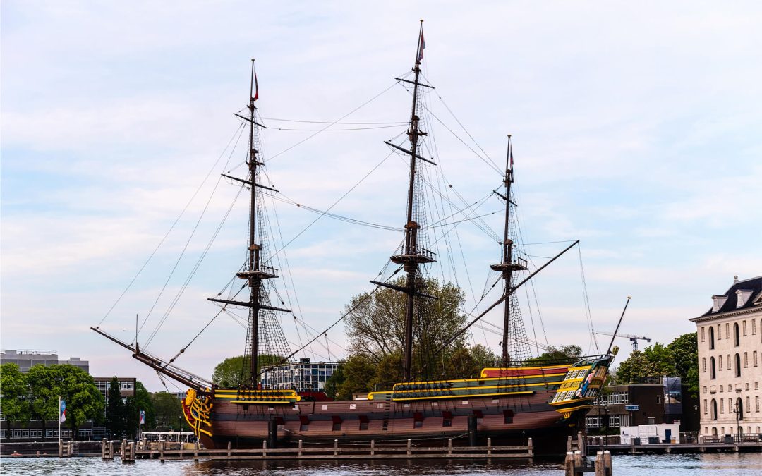 Scheepsvaartmuseum gaat presentatie op replica VOC-schip vernieuwen