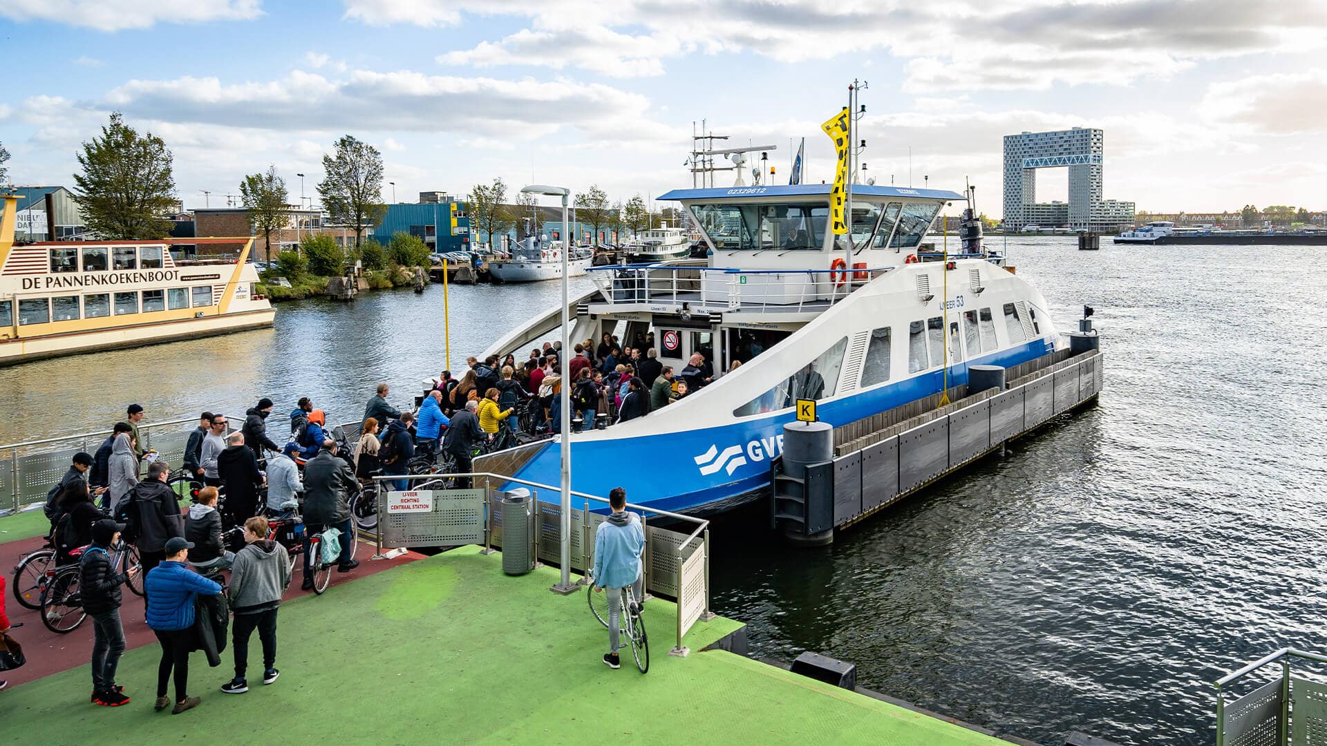 gvb-amsterdam-stelt-‘maatwerk-vaarbewijs’-voor-pontschippers-voor