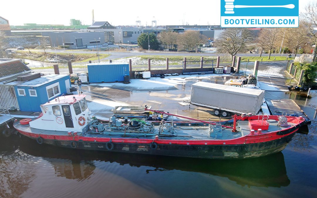 Bunkerboot Jacomien van de werf De Hoop in de veiling