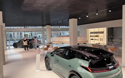 Lillebror LB60 in de showroom van automerk Zeekr