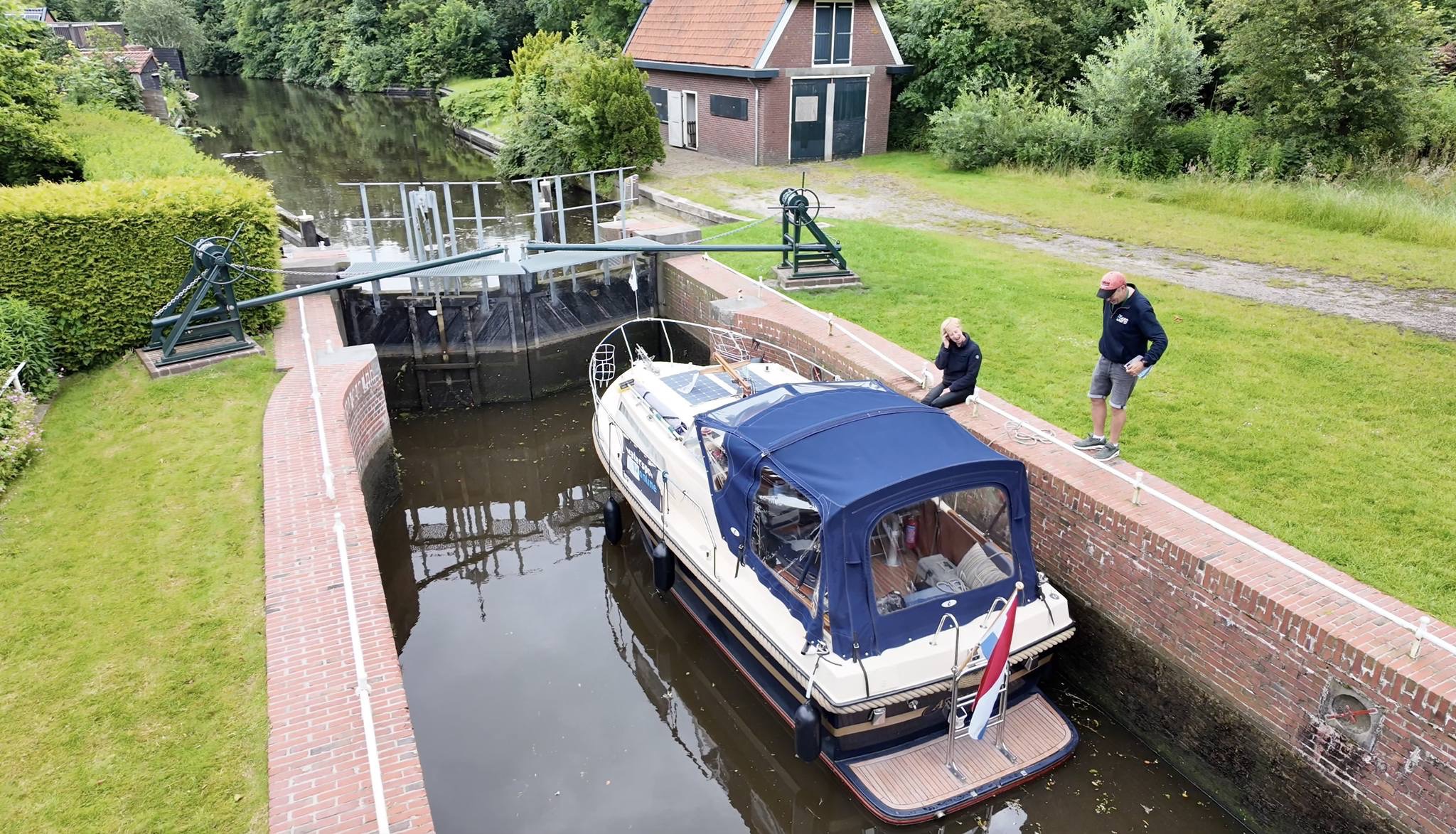 rondje-dokkum-via-verhoogde-bruggen-vaarroute-sud-ie