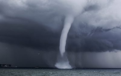 Diverse windhozen op de Noordzee, foto’s en video