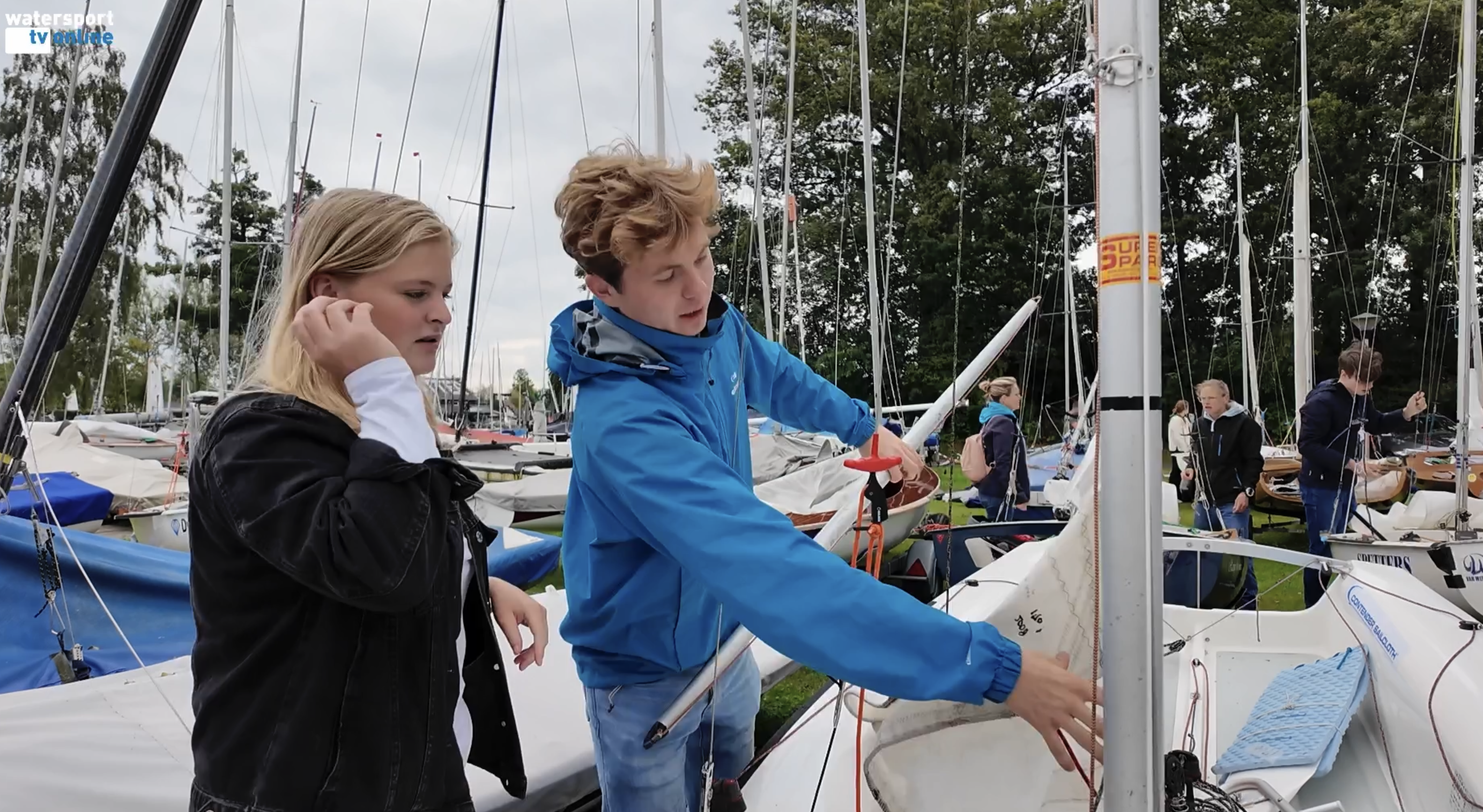 fj-klasse-vaart-weer-wel-bij-studentenzeilen