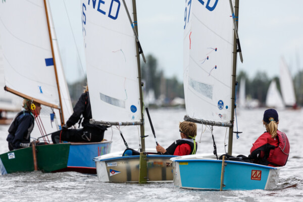 gratis-leen-optimist-voor-kinderen-tijdens-sneekweek