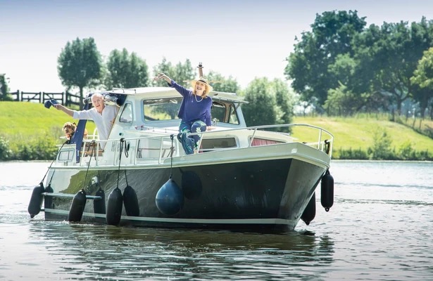 janny-en-andre-in-kielzog-watersport-tv-naar-oost-groningen