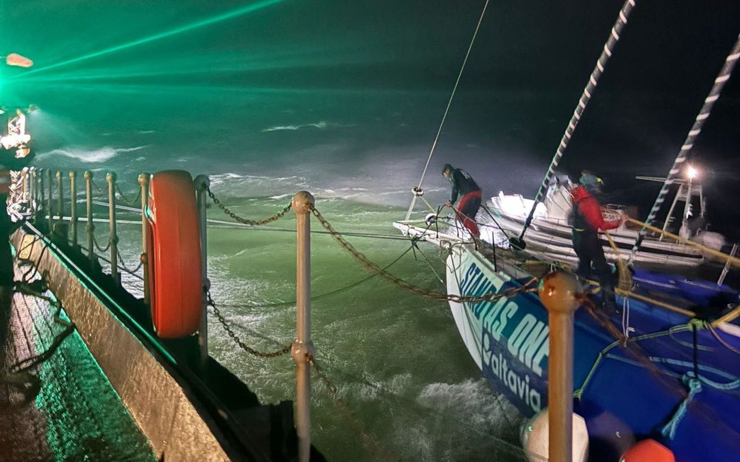 Franse schipper Eric Bellion trekt zich terug uit Vendée Globe