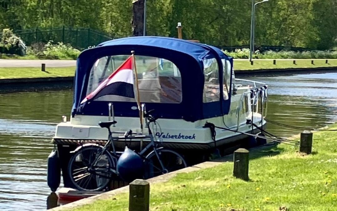 Forse liggeld verhoging Weesp reden om door te varen