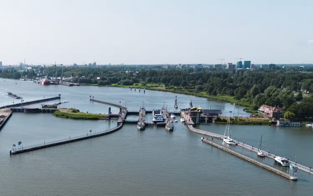 Verkeersmaatregelen voor diepstekende recreatievaart rondom de Oranjesluizen