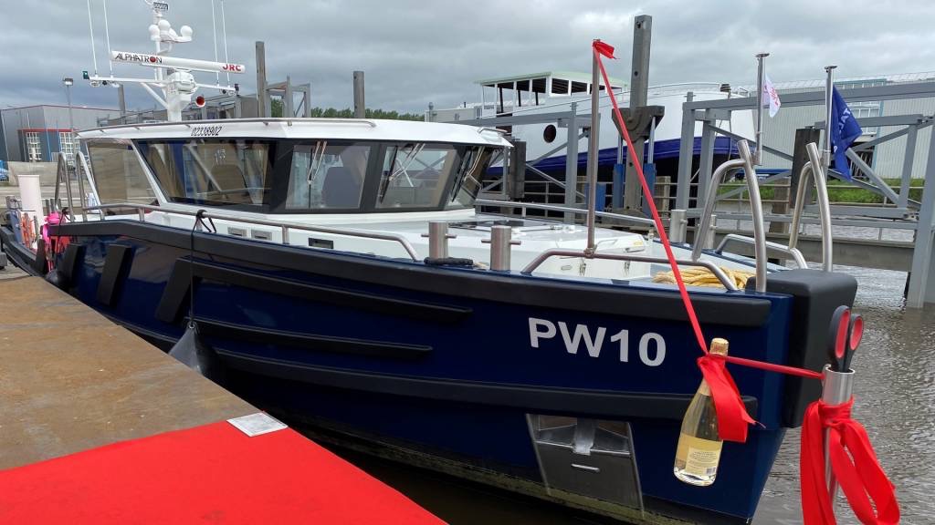 Kijk aan boord van inspectieschip Provinciale Waterstaat