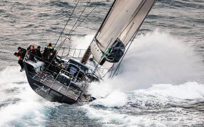 Black Jack 100 wint line honours in monohullklasse Rolex Fastnet Race