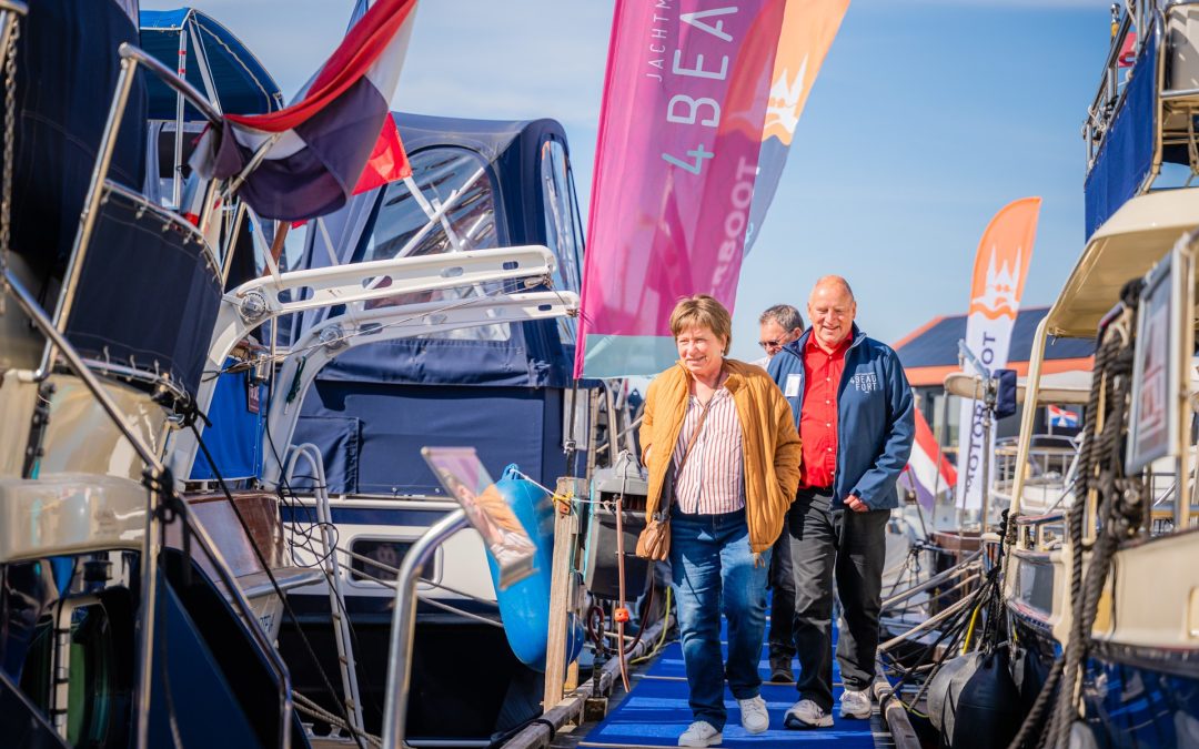 Najaarshow Motorboot Sneek