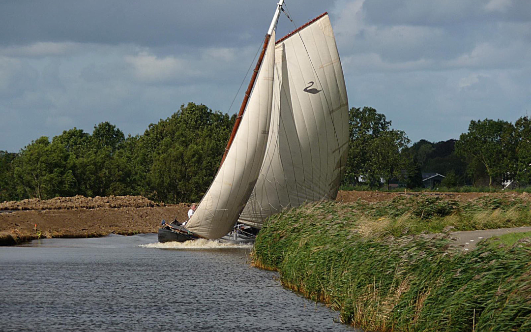 Zeilen, jagen en roeien tijdens 40e Turfrace