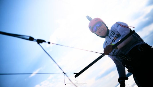 jessie-kampman-leidt-na-openingsdag-wk-formula-kite