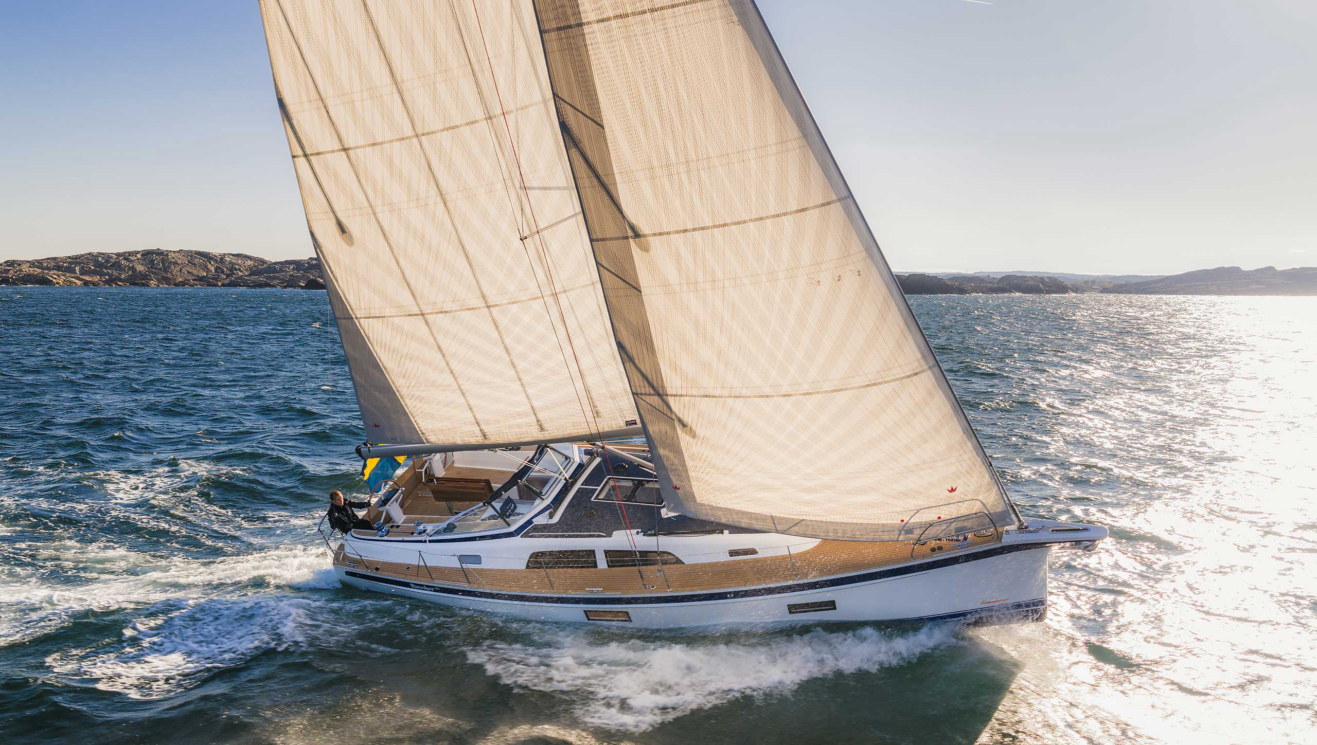 de-hallberg-rassy-370-zeilt-als-een-godin