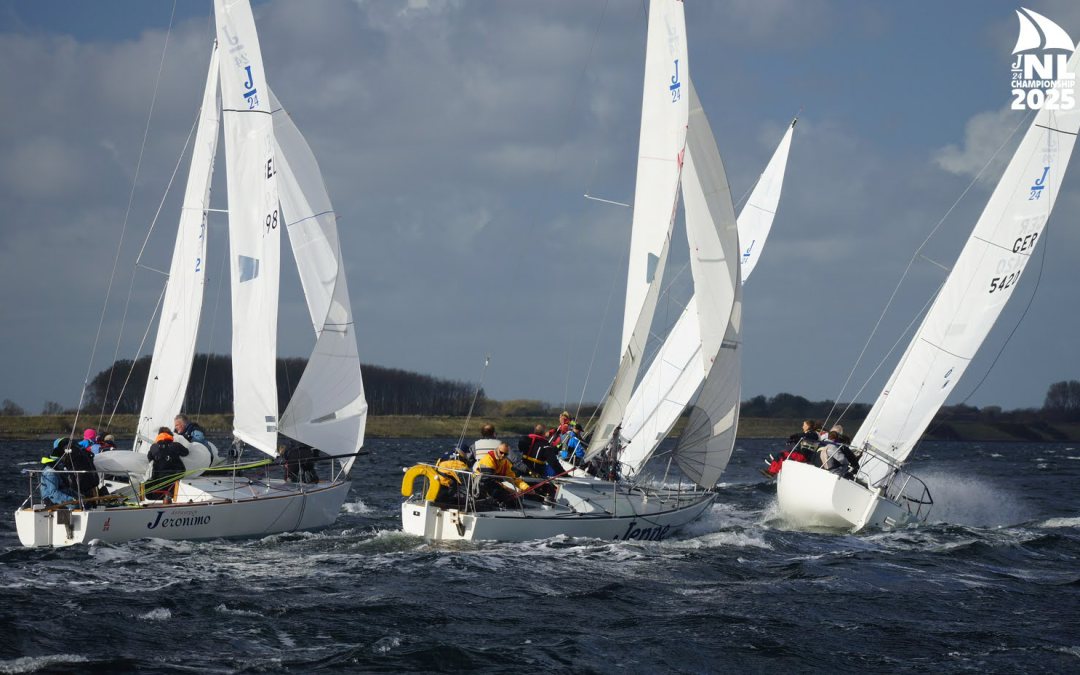 Jack Around triomfeert in stormachtig ONK J/24 bij WV Arne