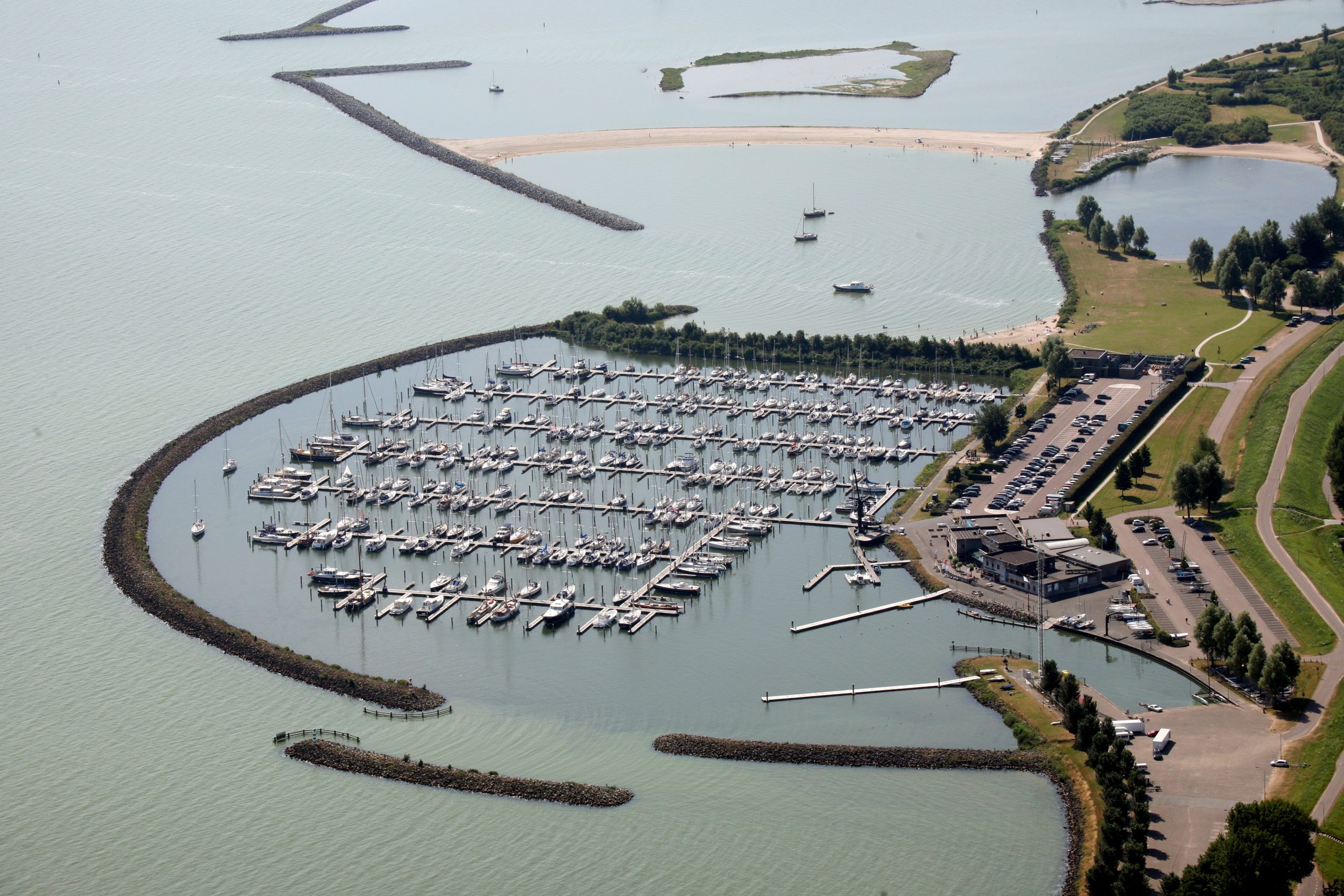 regatta-center-medemblik-blijft-thuishaven-voor-wedstrijdzeilsport