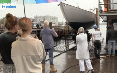Zeiljacht Alert gaat eindelijk te water