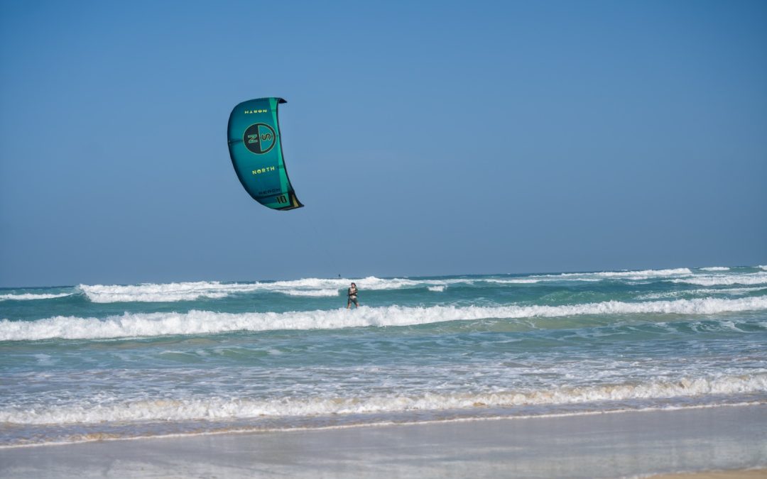 Belgische kitesurfer Koen Darras (46) steekt Atlantische Oceaan over