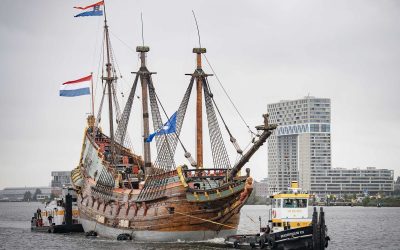 Het schip Batavia aangekomen in Amsterdam