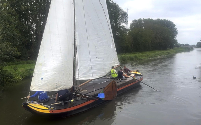 Turfrace brengt historische zeilvaart naar Vinkeveen